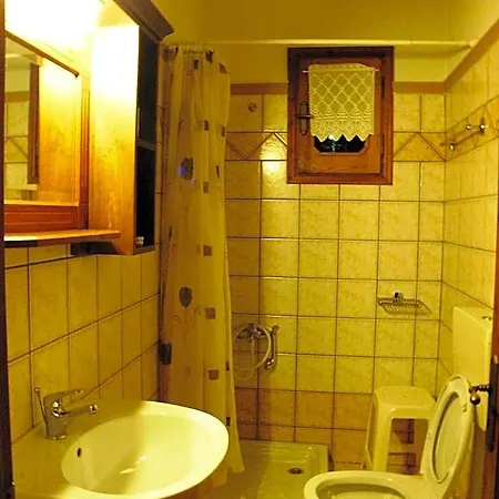 Mpakou Hotel 2*